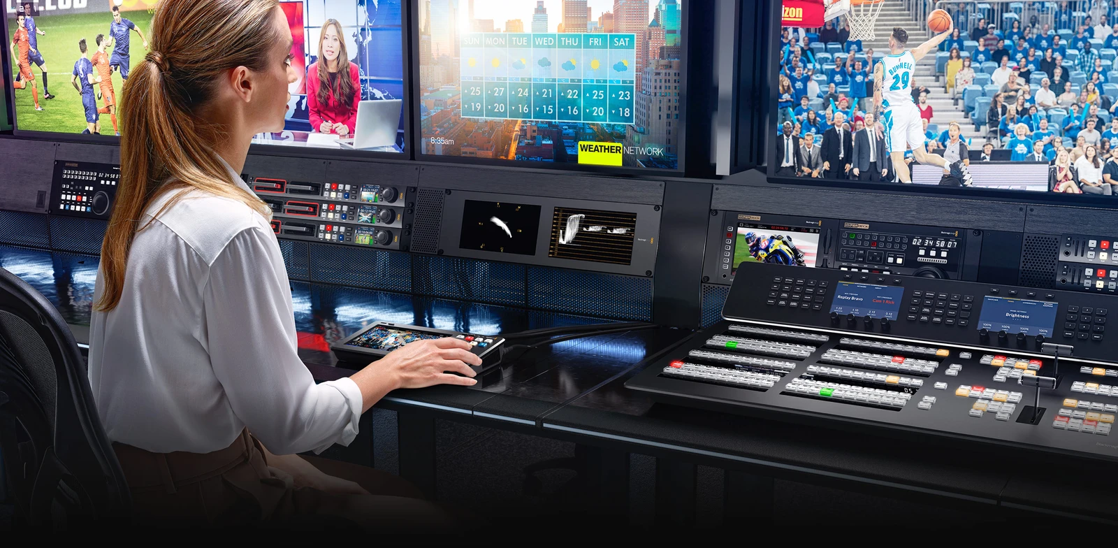 HyperDeck Shuttle 4K Pro 2TB 15 Controles de transporte broadcast y rueda de búsqueda mecanizada