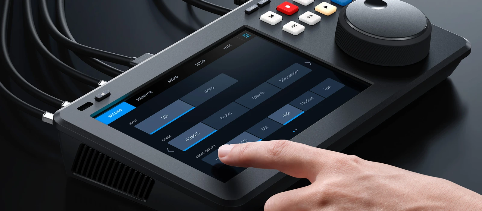 HyperDeck Shuttle 4K Pro 2TB 17 Pantalla táctil LCD de 7 pulgadas con controles Blackmagic OS