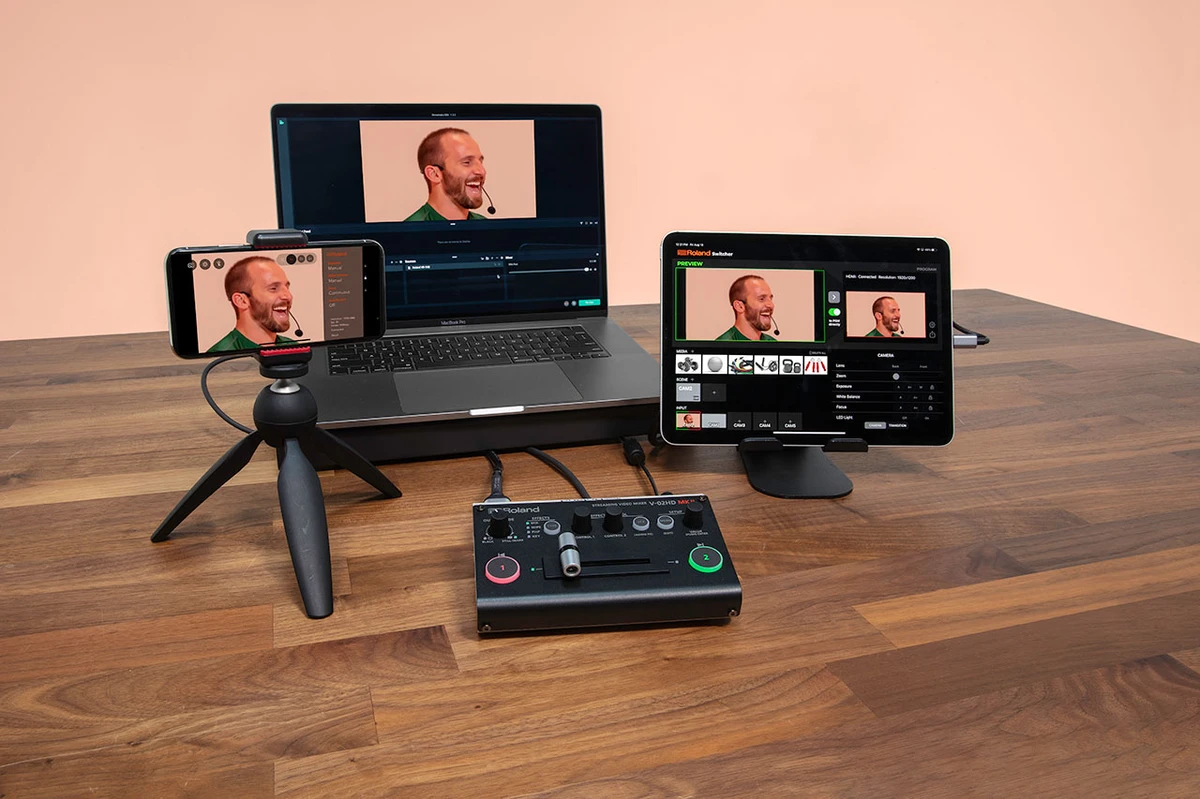 Roland V-02HD MK II Streaming Video Switcher Profesional