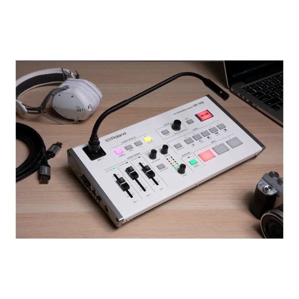 roland vr 1hd rear 950
